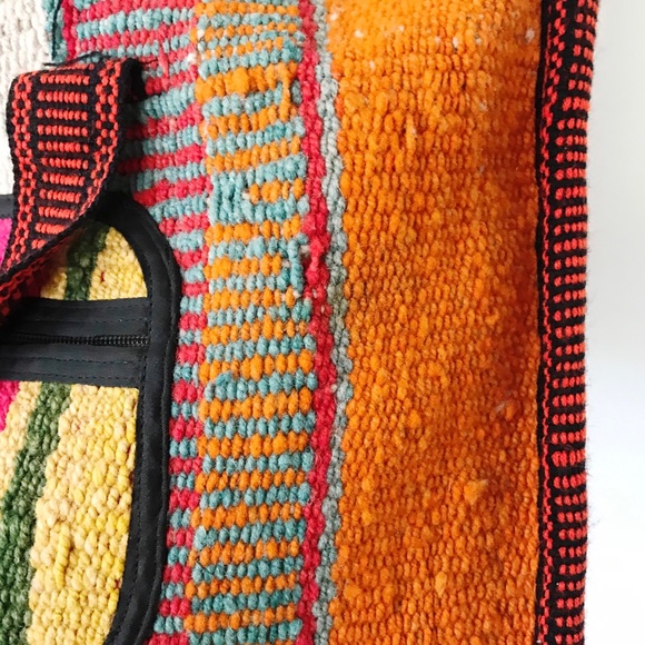 Travel Weekender Medium Woven Boho Shoulder Bag - Picture 3 of 8